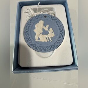 Wedgwood Noble Excellence 'Santa Gifting
Christmas' Ornament